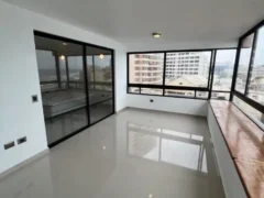 Se Vende Exclusivo Depto Avenida Grecia